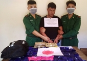 Bắt đối tượng người Lào vận chuyển 24 000 viên ma túy tổng hợp