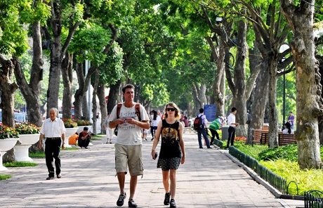 Bắc Bộ hạ nhiệt, nắng nóng tiếp tục gay gắt ở Trung Bộ