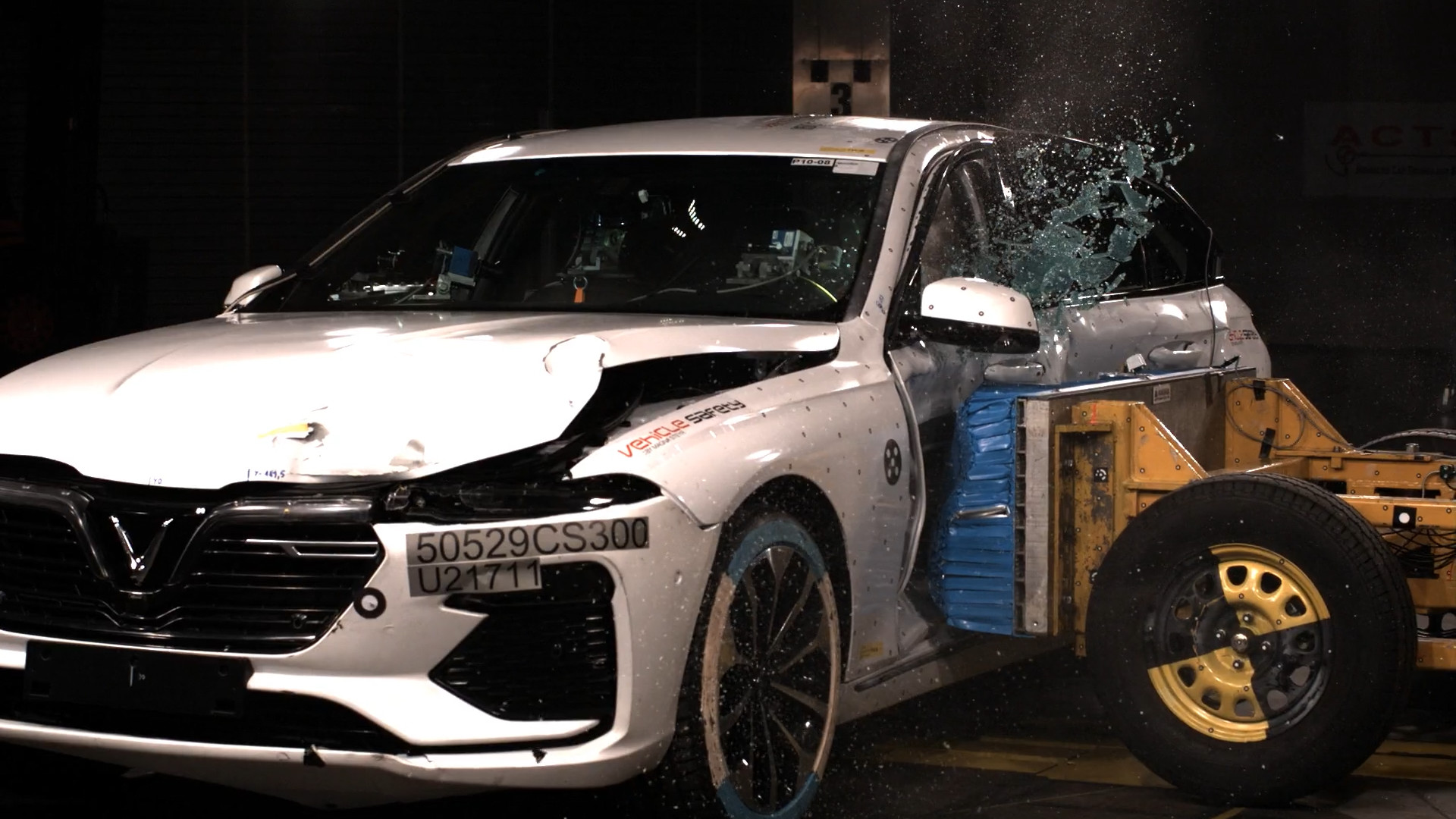 Hé lộ màn “Tra tấn” xe Vinfast Lux A2 0 và Lux SA2 0 tại Châu Âu