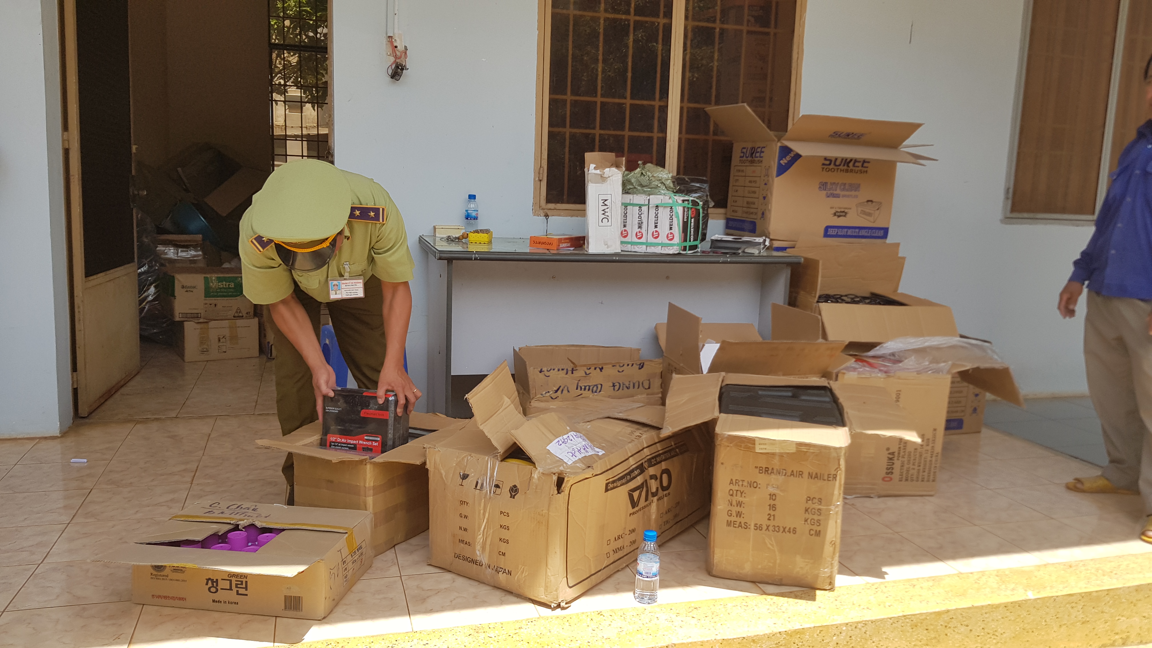 Phát hiện vụ vận chuyển hàng lậu cực lớn