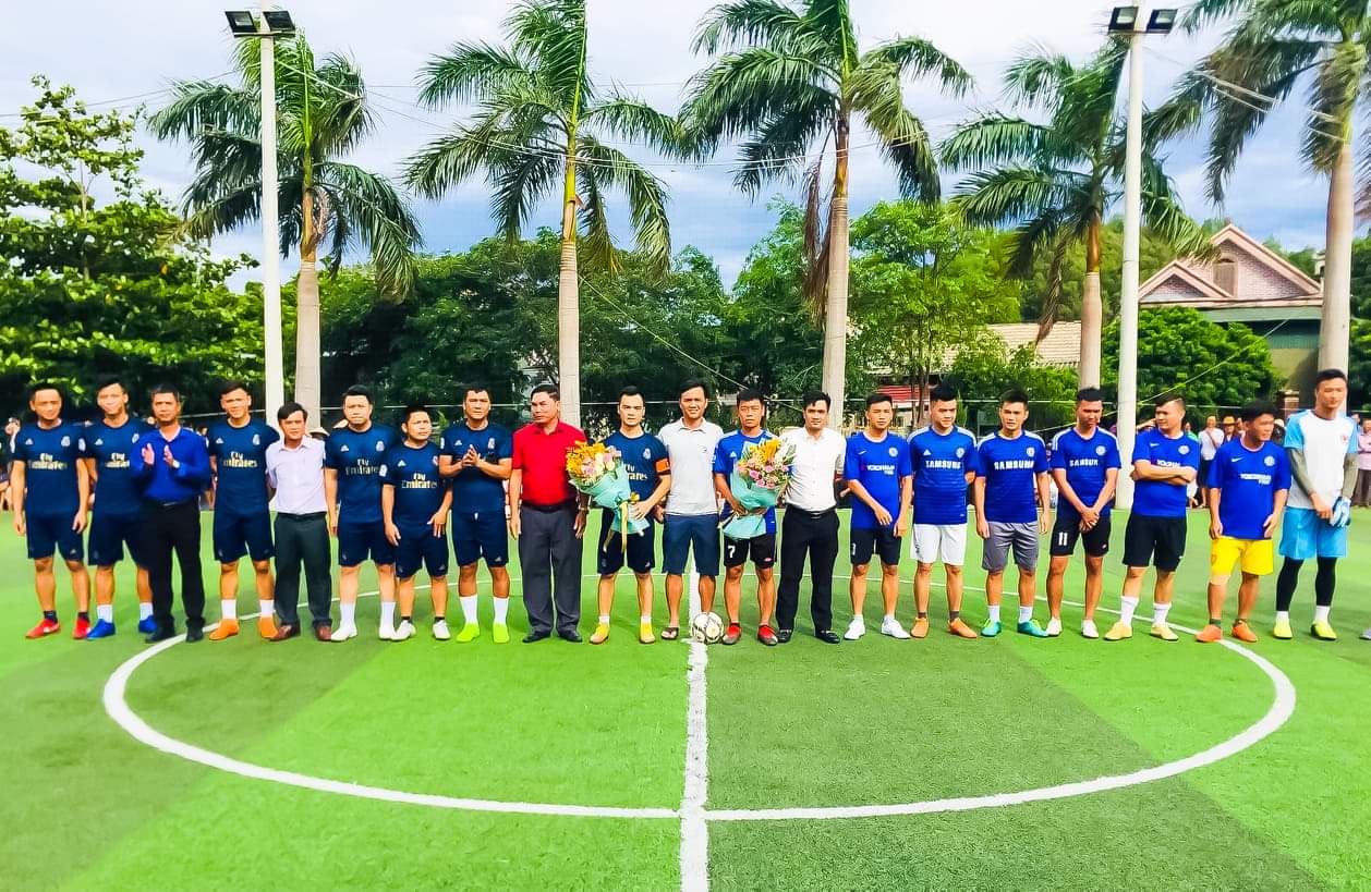 Quế Ngọc Hải, Nguyên Mạnh giao lưu bóng đá gây quỹ từ thiện ở Hà Tĩnh