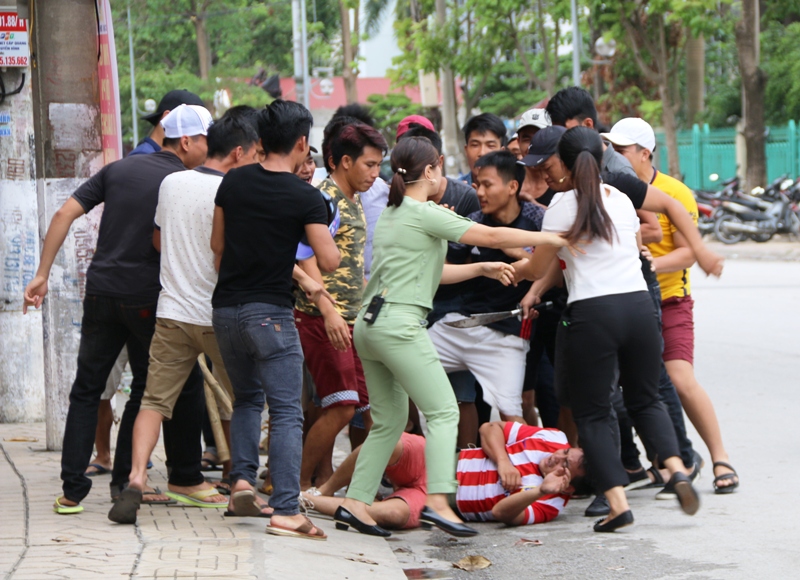 Tội gây rối trật tự công cộng Dấu hiệu pháp lý và hình phạt