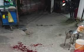 Người đàn ông vô cớ bị gã hàng xóm chém tử vong