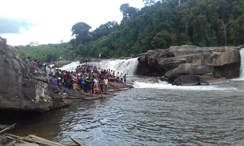 3 thanh niên bị nước cuốn mất tích khi đi tắm thác ở Gia Lai