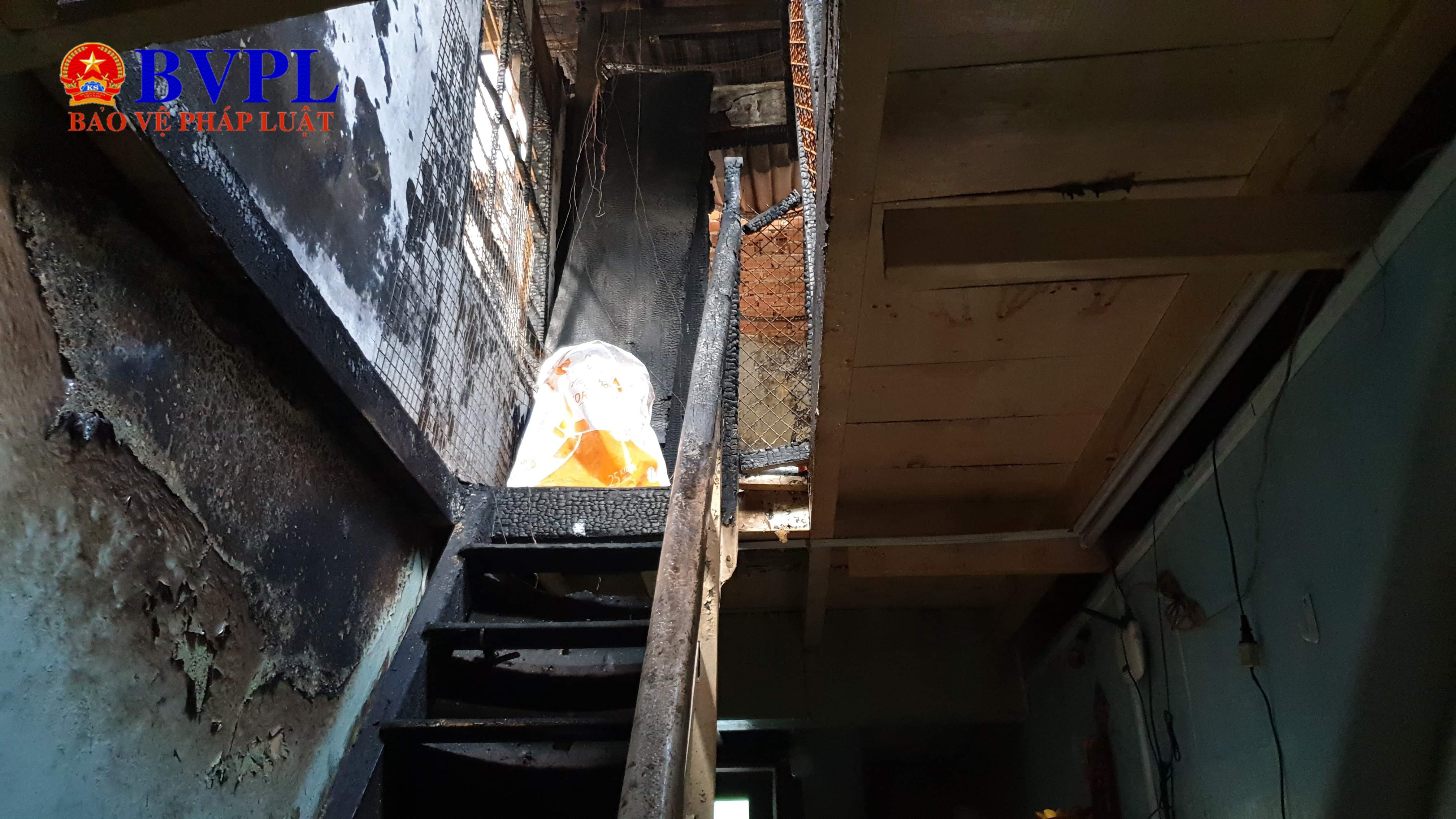 Xưởng sản xuất túi xách bị bà hỏa thiêu rụi