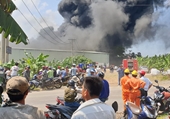 Cháy lớn thiêu rụi toàn bộ Công ty sản xuất bao nylon tại Đồng Nai