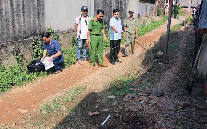 Mâu thuẫn trong đám tang, chú đâm chết cháu sau bữa rượu