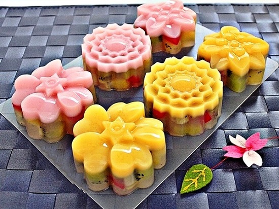 Bánh Trung thu rau câu trái cây ngọt mát lạ miệng