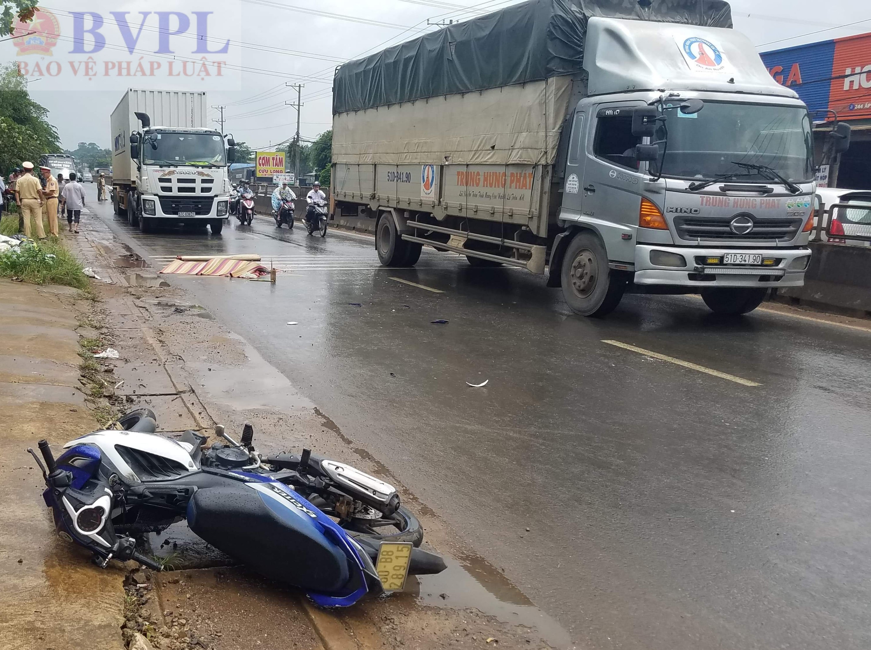 Truy đuổi gần 6km bắt container cán chết thầy giáo rồi bỏ chạy