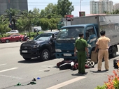 Bị xe tải hất văng trên xa lộ Hà Nội, một phụ nữ chết tại chỗ