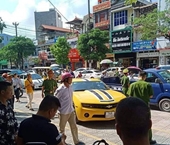 Cảnh sát dùng súng AK đập vỡ kính, truy đuổi siêu xe ở Quảng Ninh