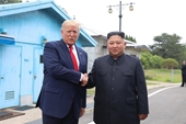 Tổng thống Trump muốn gặp bạn thân Kim Jong-un sau khi sa thải cố vấn diều hâu