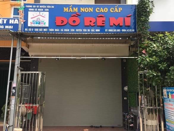 Bé 3 tuổi bị bỏ quên trên xe đưa đón học sinh ở Bắc Ninh giờ ra sao