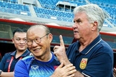 Liên đoàn bóng đá Trung Quốc lỗ nặng sau khi sa thải HLV Guus Hiddink
