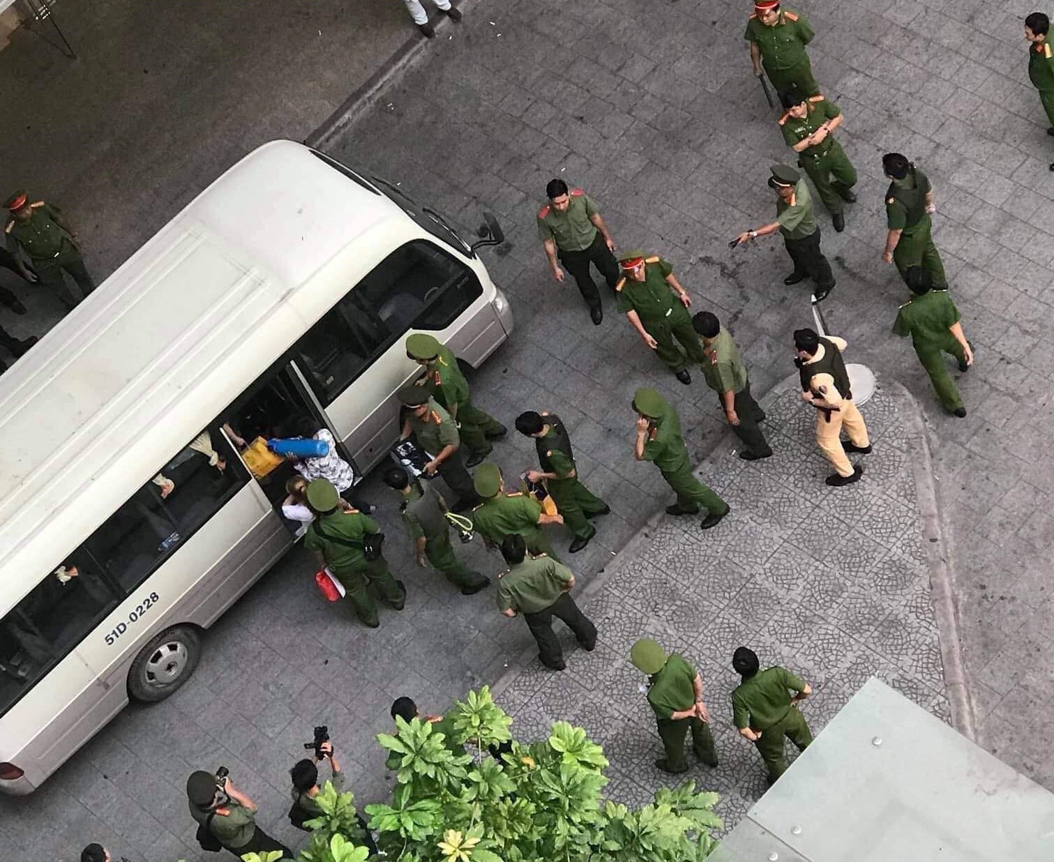 Hàng chục người “chơi” ma túy tại chung cư Gold View