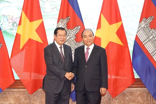 Thủ tướng Nguyễn Xuân Phúc đón, hội đàm với Thủ tướng Campuchia