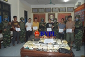 Bắt giữ 6 đối tượng người Lào cùng số lượng ma túy cực khủng và nhiều súng đạn
