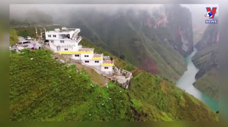 Kiểm tra công trình không phép trên Mã Pì Lèng