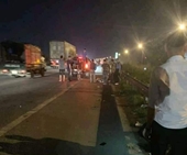 Nhóm công nhân băng qua đường cao tốc bị ô tô đâm, nhiều người thương vong
