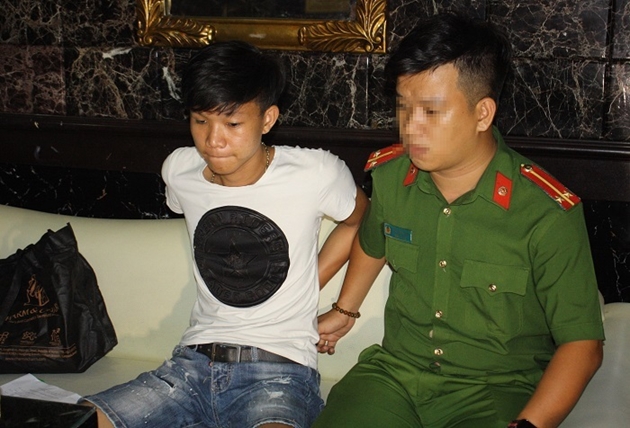 Khởi tố đối tượng mở tiệc ma túy tại quán karaoke