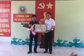 Khen thưởng lái xe húc ngã tên cướp cầm súng cướp tiệm vàng tại Quảng Ninh