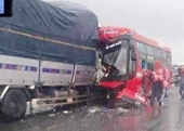 Tai nạn kinh hoàng giữa xe khách và xe tải, 16 người thương vong