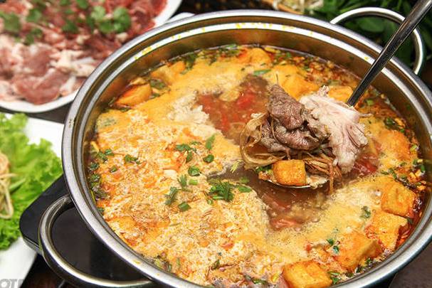 Lẩu cua đồng thơm ngon, dân dã chuẩn vị quê nhà