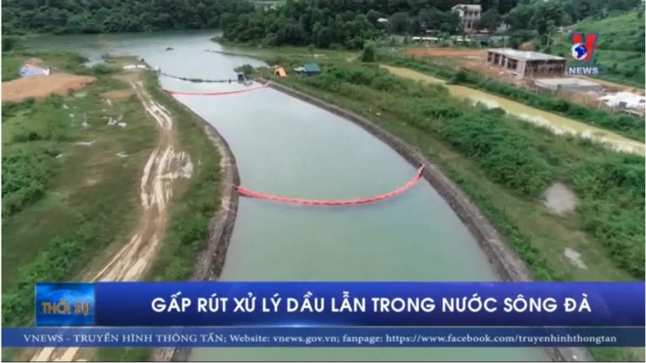 Gấp rút xử lý dầu lẫn trong nước sông Đà