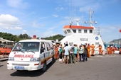 Tàu SAR 27-01 kịp thời vận chuyển cấp cứu ngư dân lâm bệnh trên biển