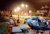 Tai nạn thảm khốc ở Nghệ An Xe khách tông taxi, 3 người tử nạn