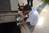 Trung tâm Kiểm soát bệnh tật TP Hà Nội xét nghiệm nước hàng ngày, đảm bảo an toàn sức khỏe cho người dân
