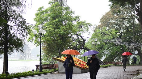 Bắc Bộ trời rét, Trung Bộ tiếp tục mưa to