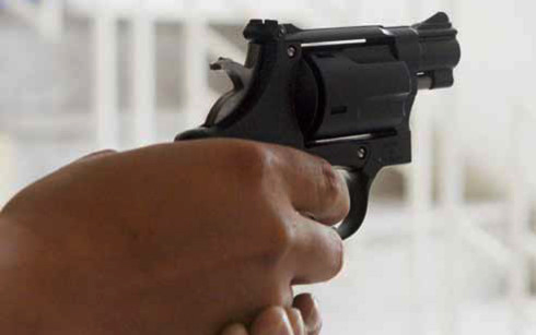 Nổ súng tại văn phòng công chứng, một người trọng thương