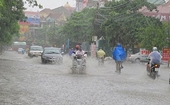 Bão số 6 đã suy yếu thành áp thấp nhiệt đới, gây mưa rất to ở Trung Bộ