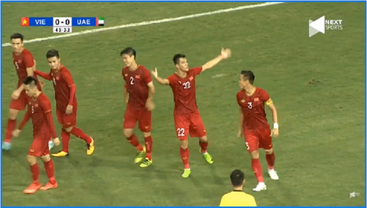 Tiến Linh tung cú sút thần sầu giúp ĐT Việt Nam hạ gục UAE