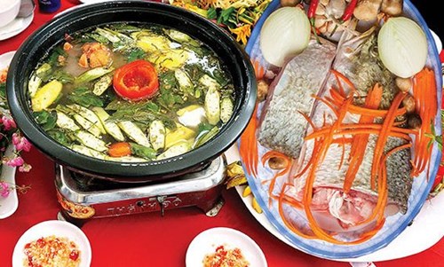 Lẩu cá vược nóng hổi ngày lạnh