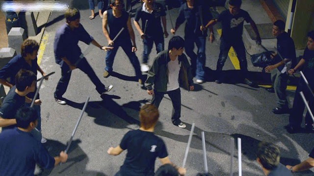 Hai nhóm thanh niên lao vào hỗn chiến, một người bị đâm tử vong