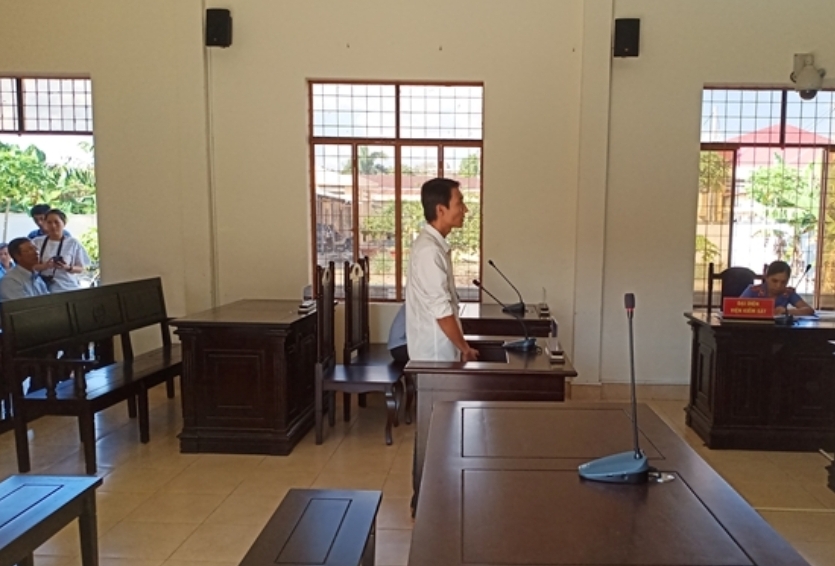 Người chồng đánh đập, dìm vợ xuống bể bơi chị bị án 3 tháng tù