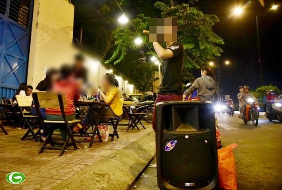 Mở nhạc quá sung , chủ nhà bị hàng xóm chém nhập viện