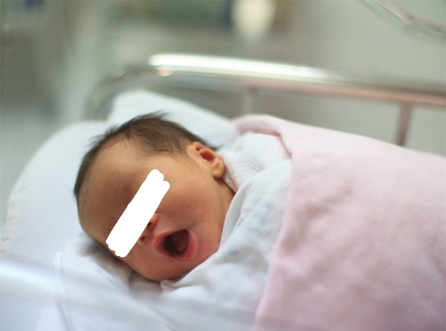 Sinh con theo trào lưu trên mạng, không nhờ can thiệp y khoa, sản phụ suýt mất con