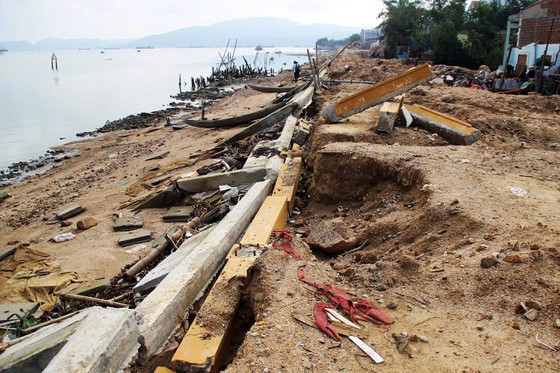 Truy trách nhiệm vụ kè chục tỉ tanh bành sau thi công