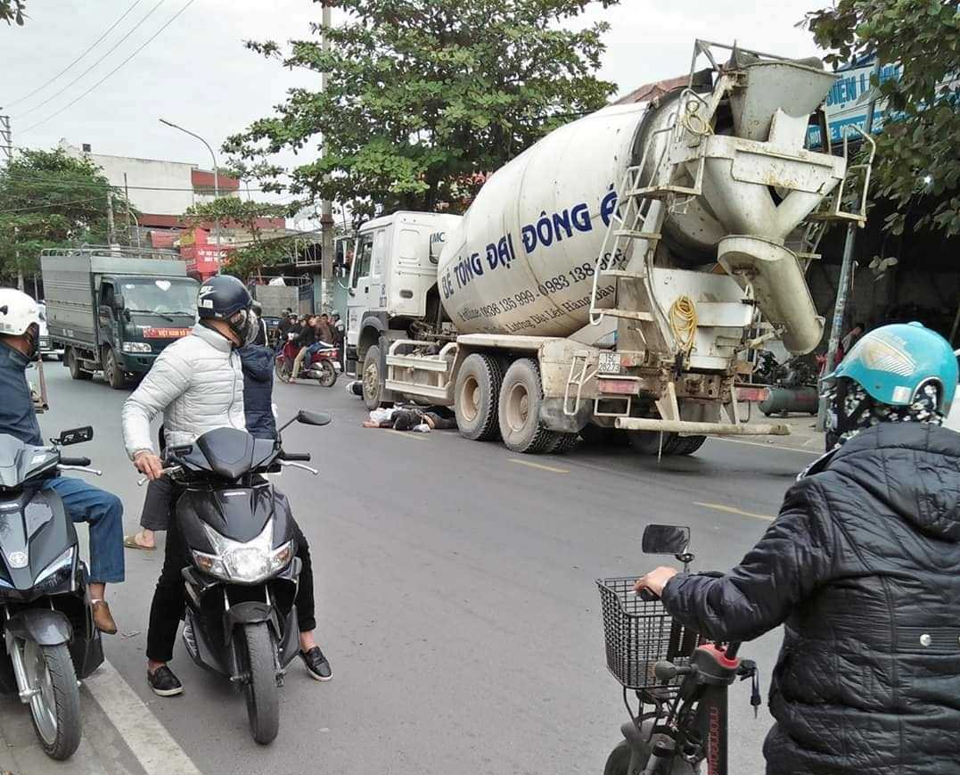 CLIP Khoảnh khắc định mệnh 3 thanh niên vượt ẩu bị xe bồn cán qua người