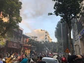 Cháy lớn ở Karaoke trên phố Thi Sách, Hà Nội