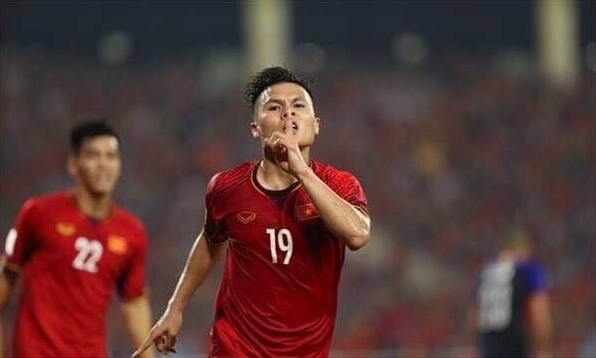 Quang Hải phản pháo giữa tin đồn yêu dàn hot girl bủa vây  Làm ơn hãy tôn trọng