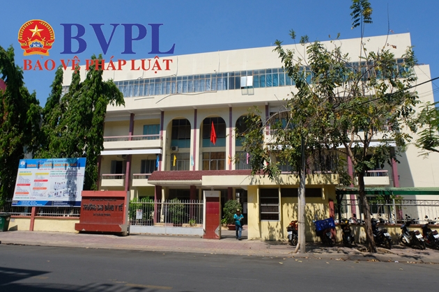 Tạm đình chỉ công tác Hiệu trưởng Trường cao đẳng lạm thu gần 20 tỉ đồng