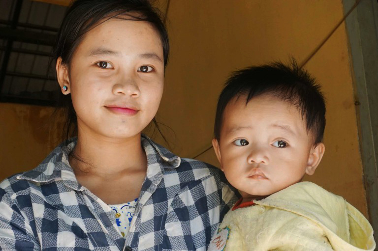 Chuyện thật như đùa 15 tuổi lấy chồng có con gần 1 tuổi