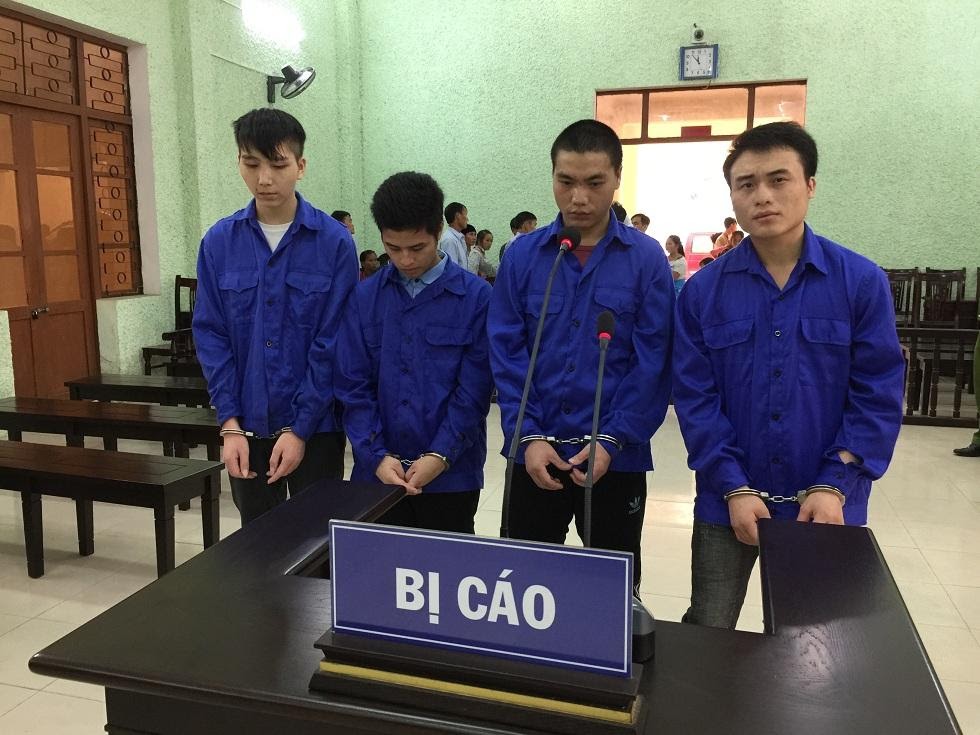 Thiếu nữ 16 tuổi sập bẫy tình của 4 chàng trai trẻ