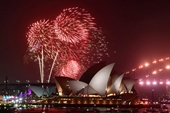 Màn pháo hoa ấn tượng chào năm mới 2020 tại cảng Sydney, Úc