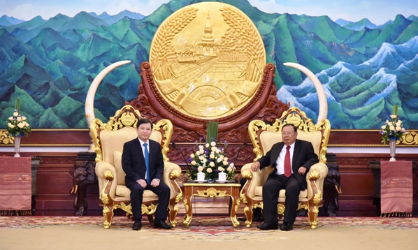 Viện trưởng VKSND tối cao Lê Minh Trí tiếp kiến lãnh đạo Đảng, Nhà nước Lào