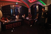 Bắt quả tang nhiều đối tượng ma túy trong quán Karaoke Hương Đồng Quê